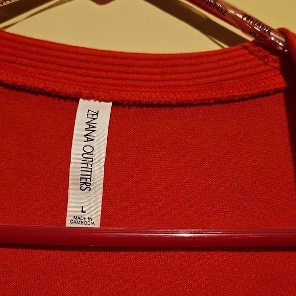 Zenana Outfitters Vibrant Red Knit Top - Picture 2 of 4